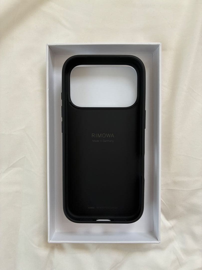 RIMOWA アルミニウム製 iPhone 17 Proケース ブラック