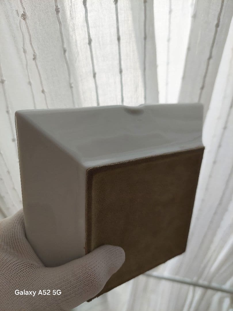 HERMES　リズム　ホワイトとグリーンの置き型灰皿