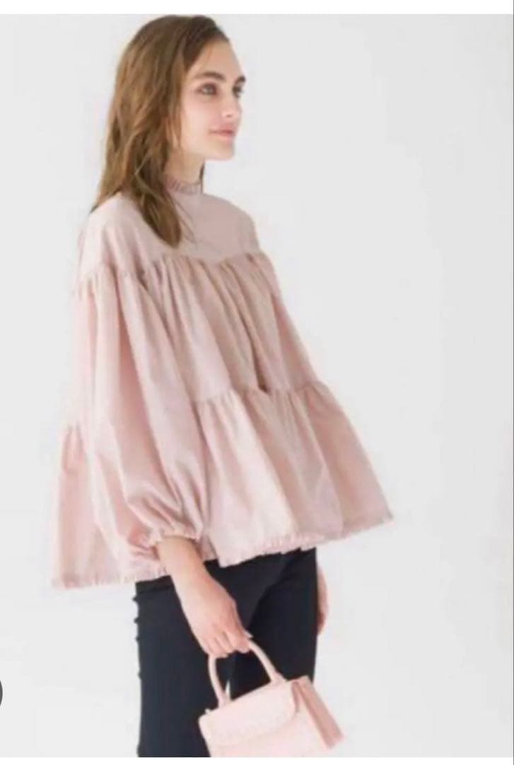 新品【ツルバイマイコオイカワ】ティアードフリルブラウス/赤