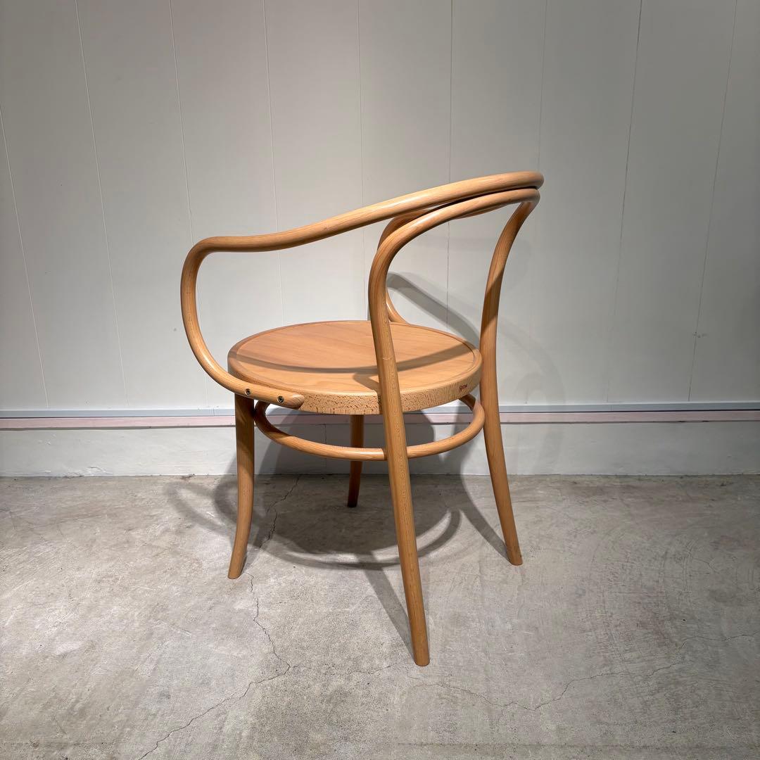 TON社製　ベントウッド　曲木　アームチェア