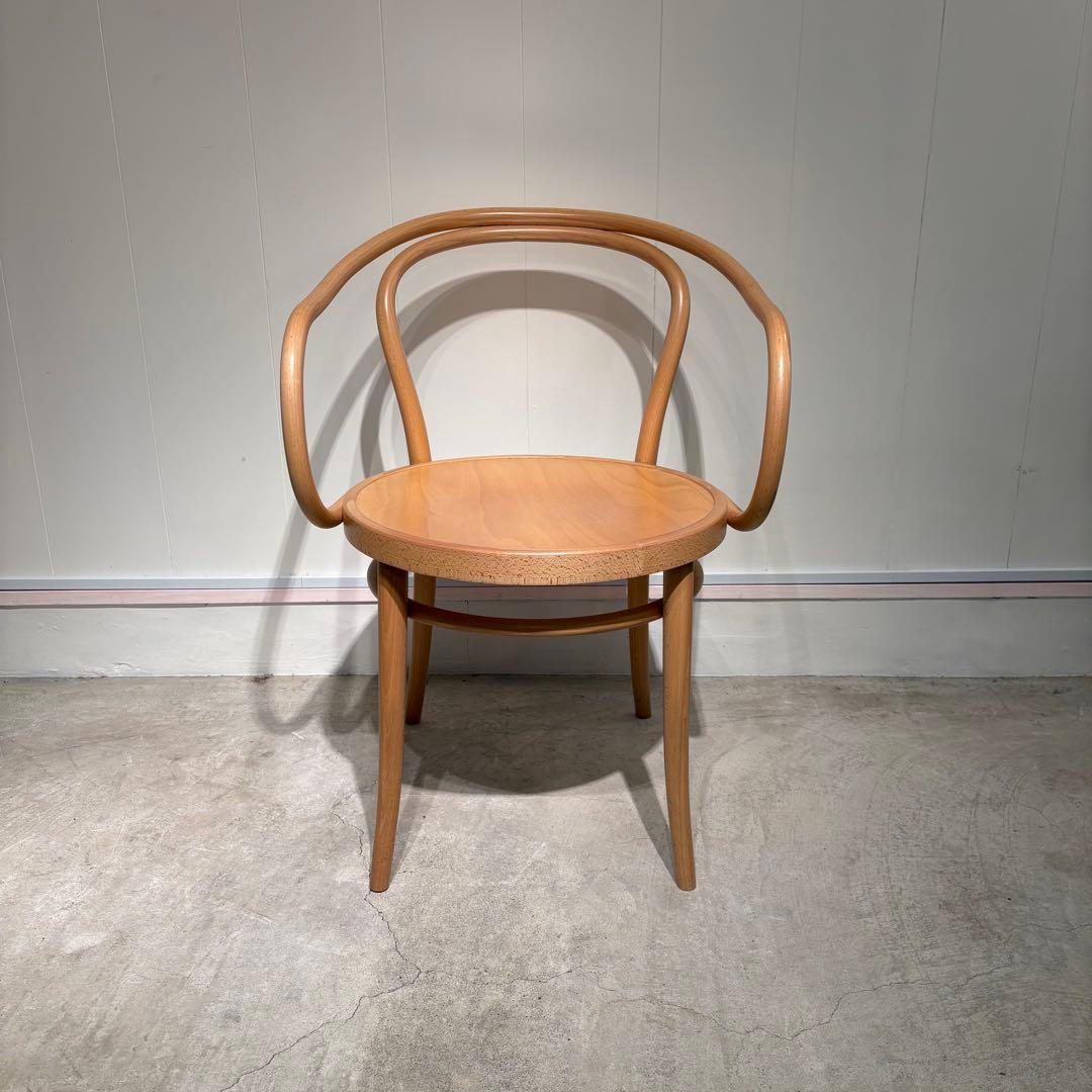 TON社製　ベントウッド　曲木　アームチェア