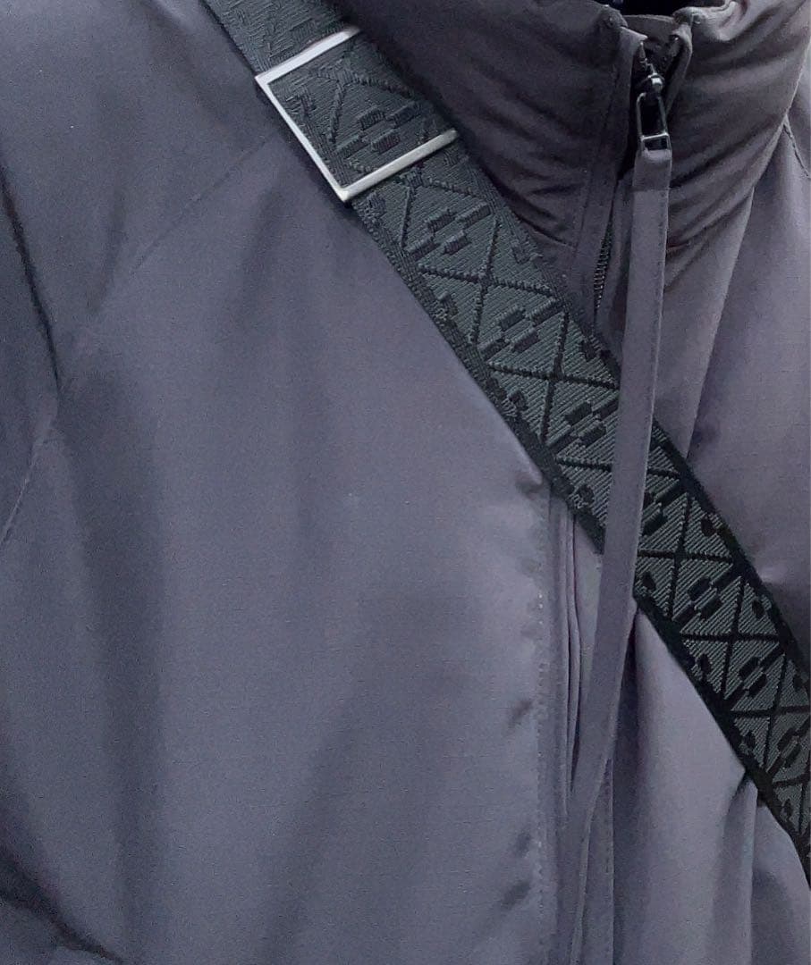 美品　ボッテガヴェネタ　黒色　キャンバス　メッセンジャーバッグ　ショルダーバッグ