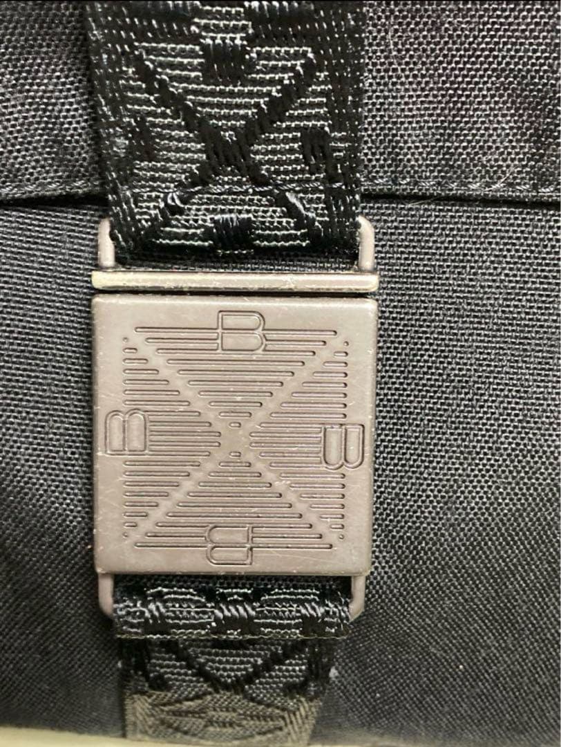 美品　ボッテガヴェネタ　黒色　キャンバス　メッセンジャーバッグ　ショルダーバッグ