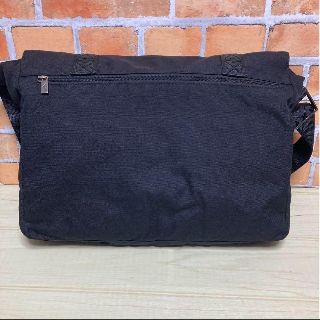 美品　ボッテガヴェネタ　黒色　キャンバス　メッセンジャーバッグ　ショルダーバッグ