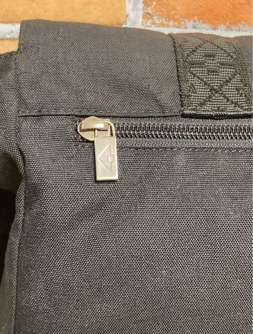 美品　ボッテガヴェネタ　黒色　キャンバス　メッセンジャーバッグ　ショルダーバッグ