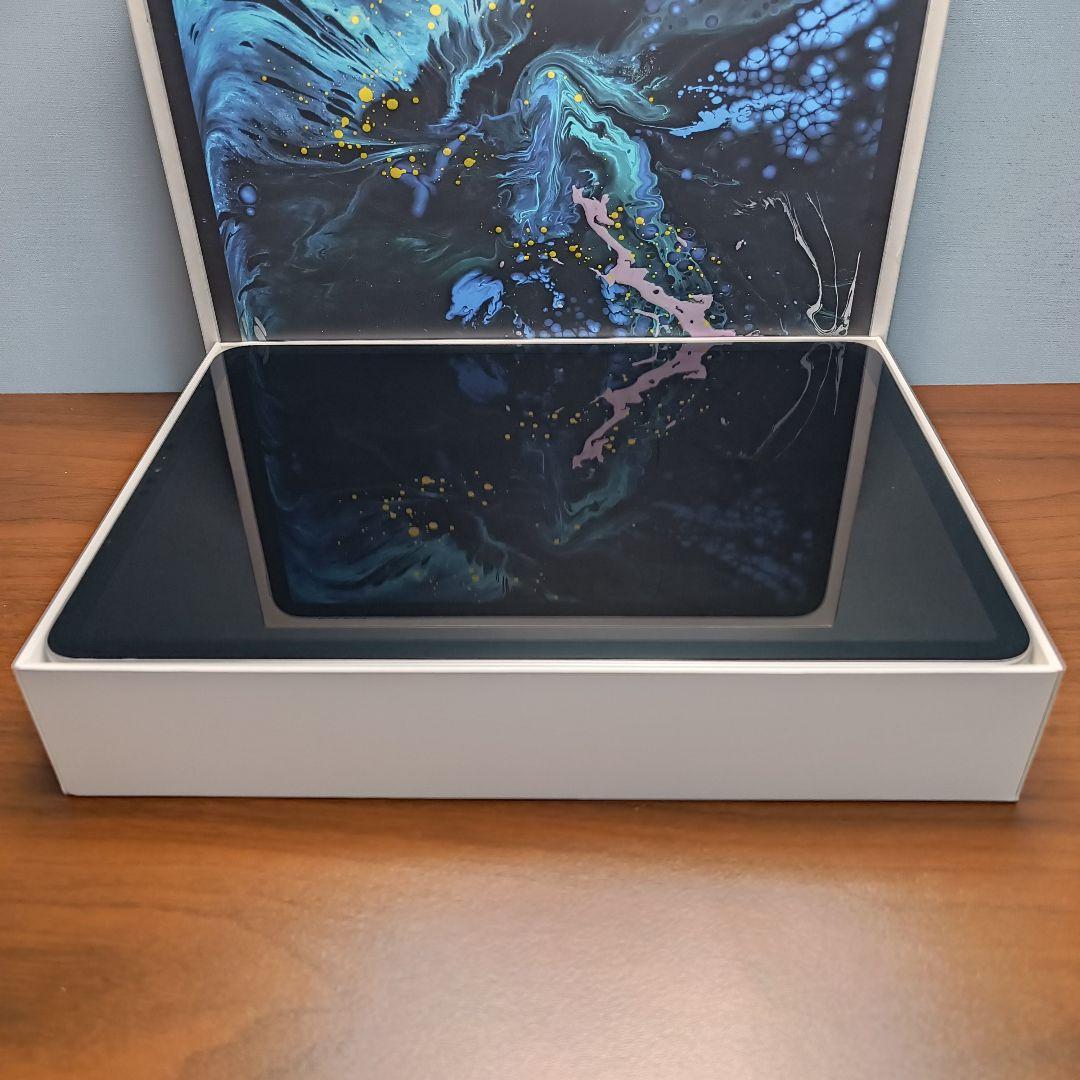 (美品) iPad Pro 11インチ 第ー世代 256GB キーボード付き