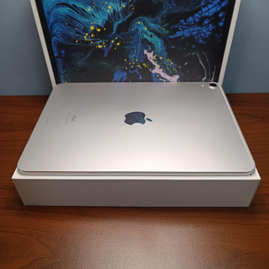 (美品) iPad Pro 11インチ 第ー世代 256GB キーボード付き