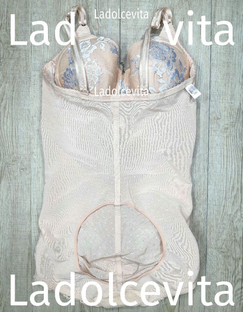 美品 マルコ　デコルテ リュミエス ボディスーツ D70M/ベージュ/198