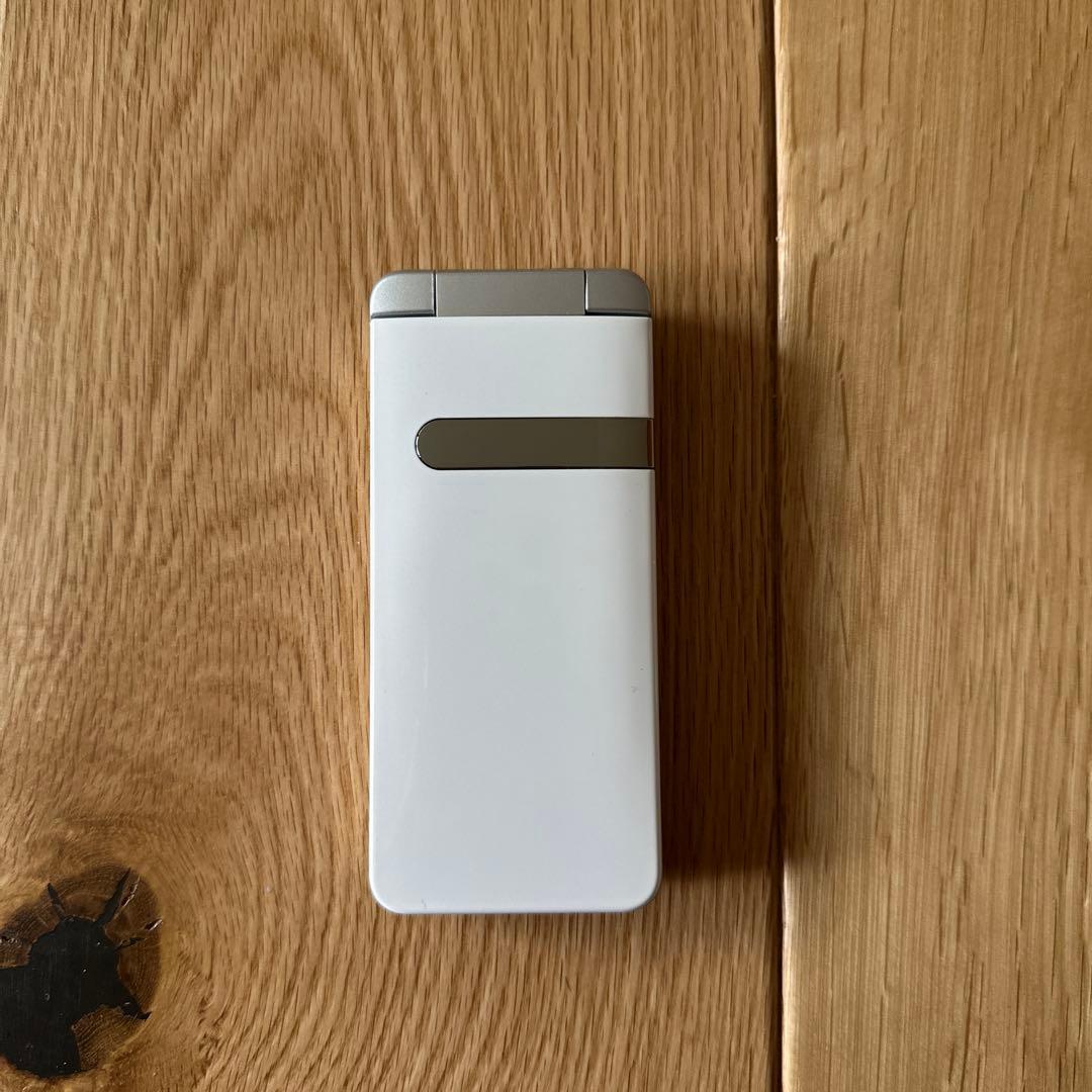 携帯電話本体 au GRATINA