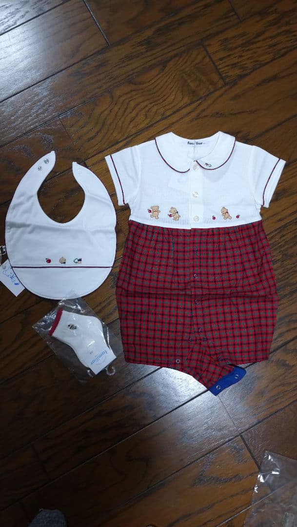 ファミリア ロンパース（スタイ、靴下付き）