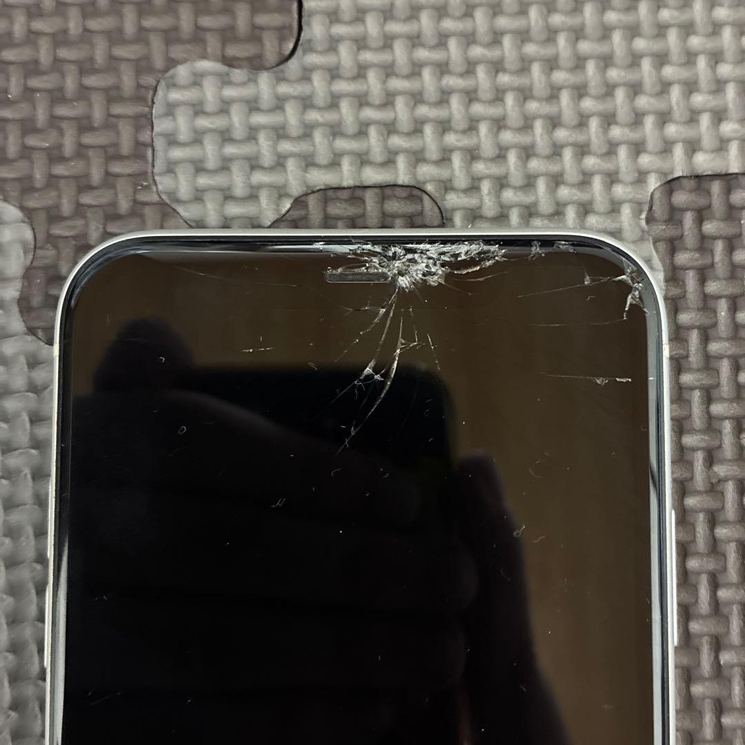 Apple iPhone 11 本体 ホワイト SIMフリー ジャンク品