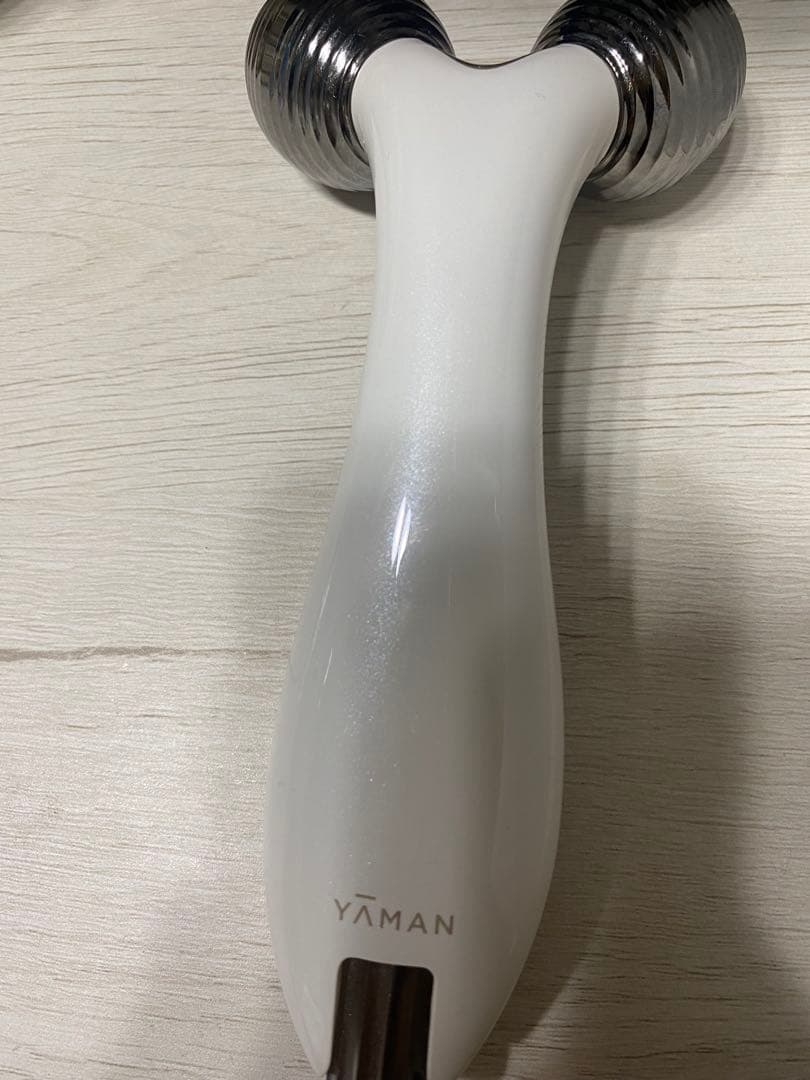 EP15W 美容ローラー WAVY ホワイト