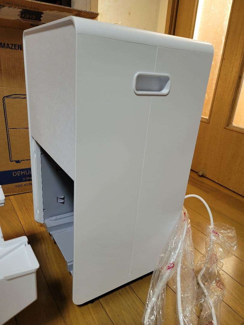 山善 除湿機 YDC-H120　コンプレッサー式　マットホワイト