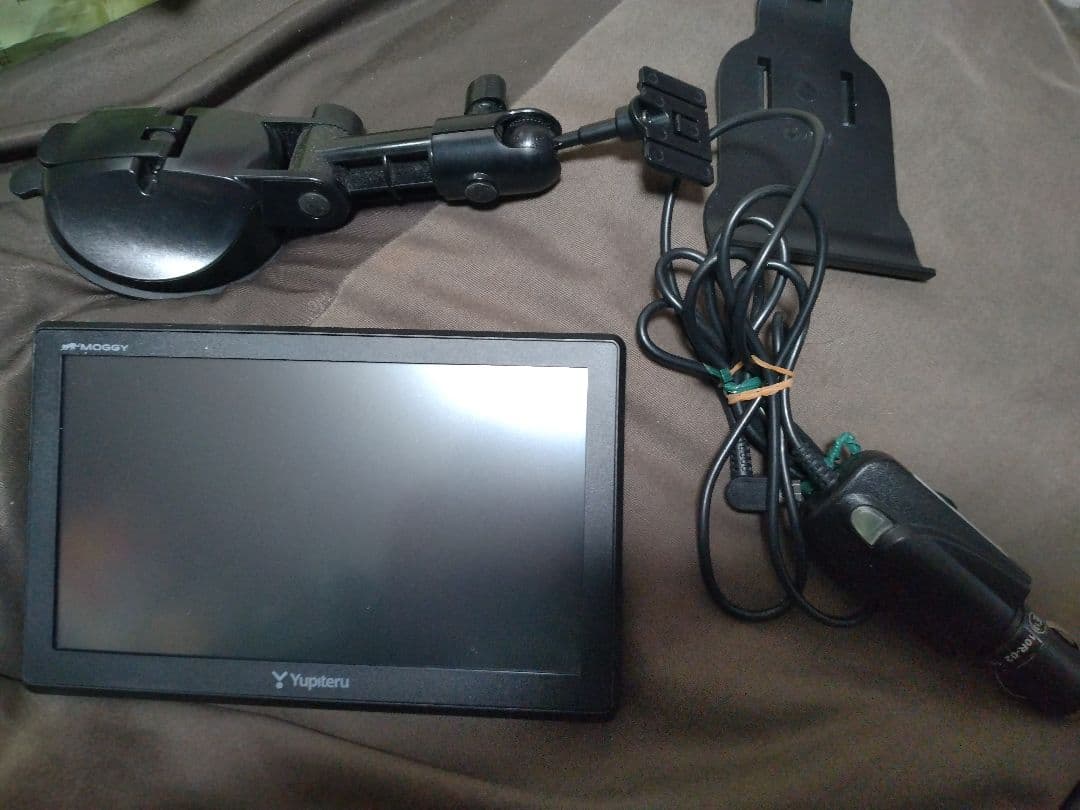 レーダー機能付　ユピテル　YPB747 ワンセグ　ポータブルナビ　2021年