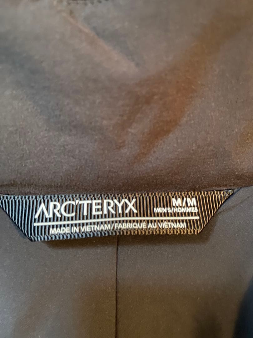 ARC'TERYX アリウム インサレーテッド ジャケット メンズ　Mサイズ