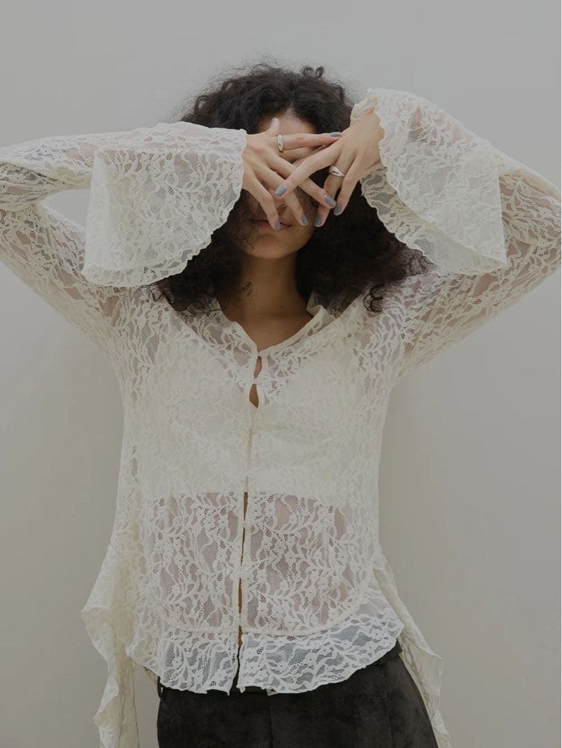 UND 2WAY CUT LACE FRILL TOP アイボリー