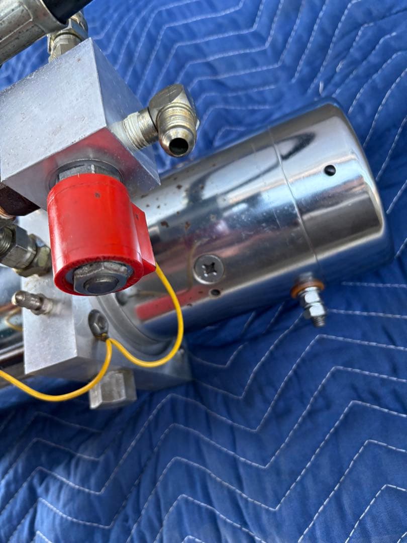 ハイドロ　ポンプ　ローライダー　インパラ　キャデラック　タウンカー　カプリス