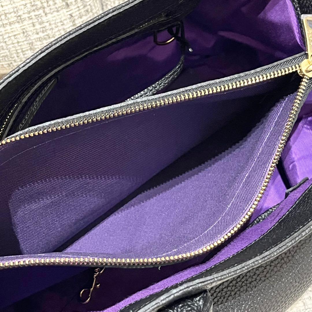 未使用品　A.D.M.J ハンドバッグ　シボ革　金具　ブラック　レザー　黒