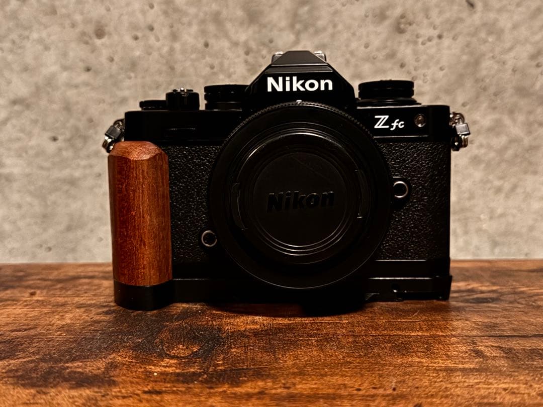 Nikon Z fc ミラーレスカメラ