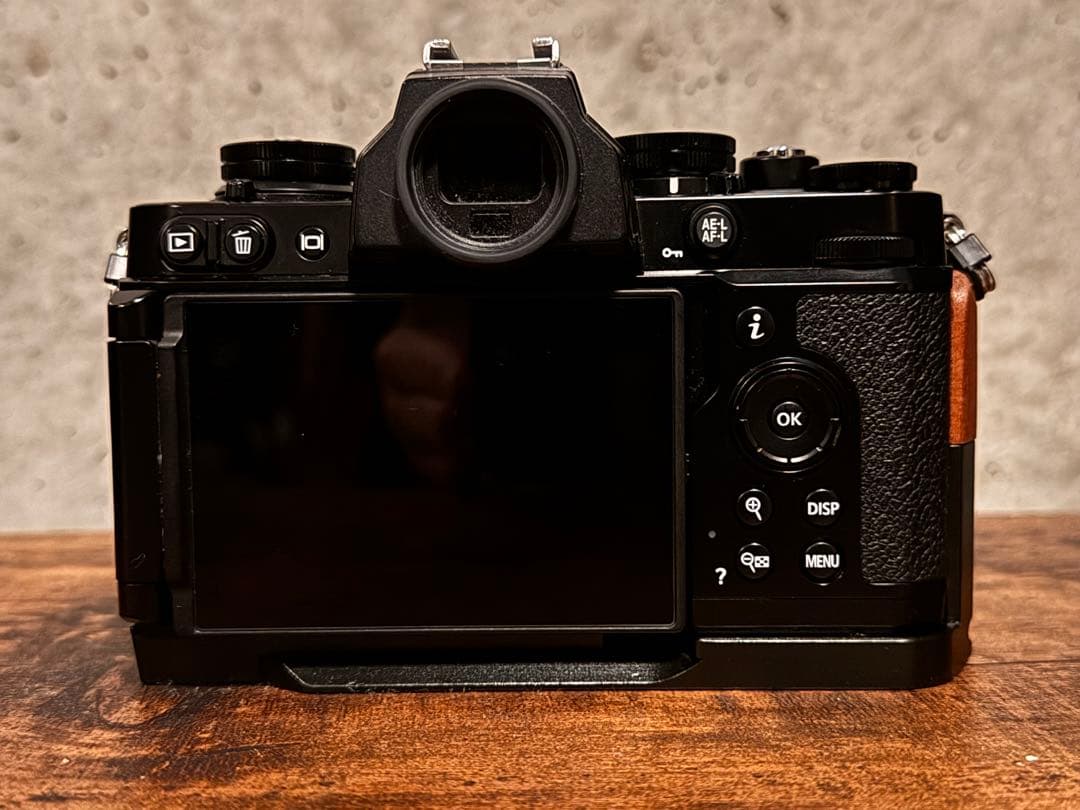 Nikon Z fc ミラーレスカメラ