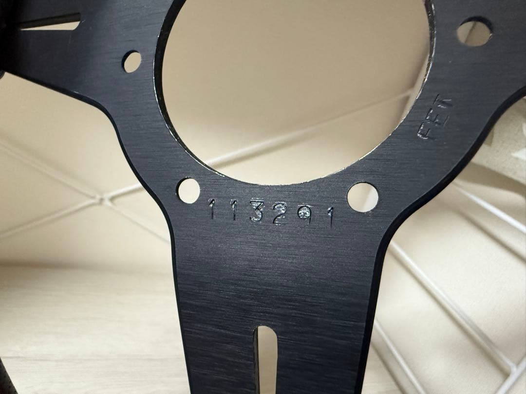 NARDI ナルディクラシック パンチングレザー 33φ 330mm N005