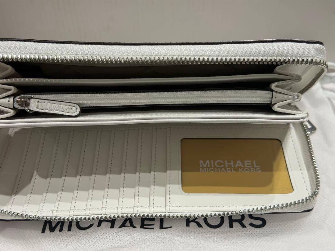 MICHAEL KORS ロゴ入り長財布 ホワイトシグネチャー