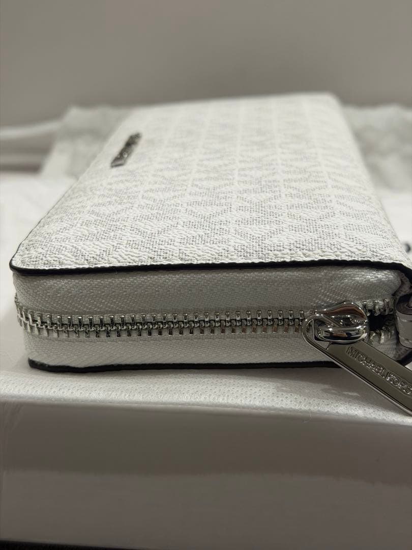 MICHAEL KORS ロゴ入り長財布 ホワイトシグネチャー
