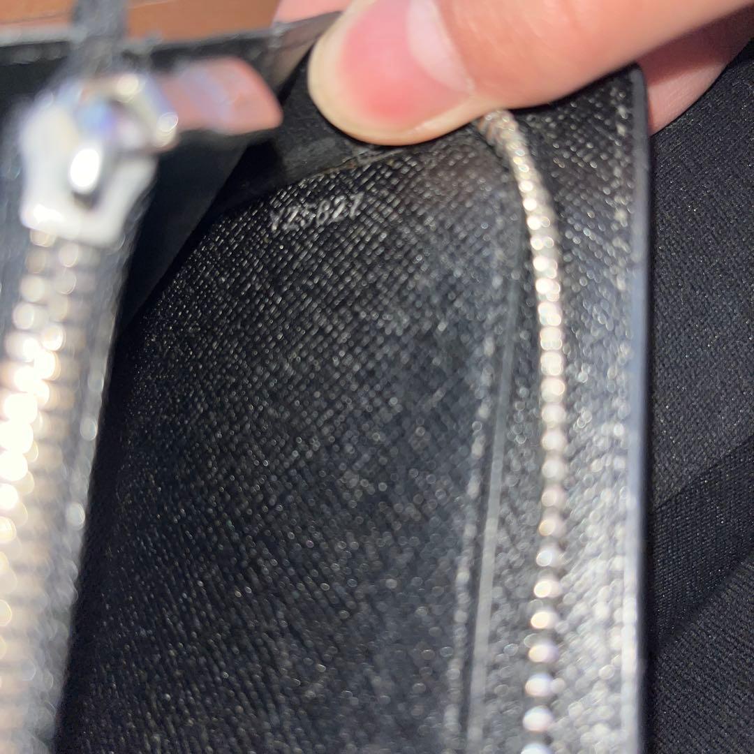 ア*ー様 ルイ・ヴィトン長財布