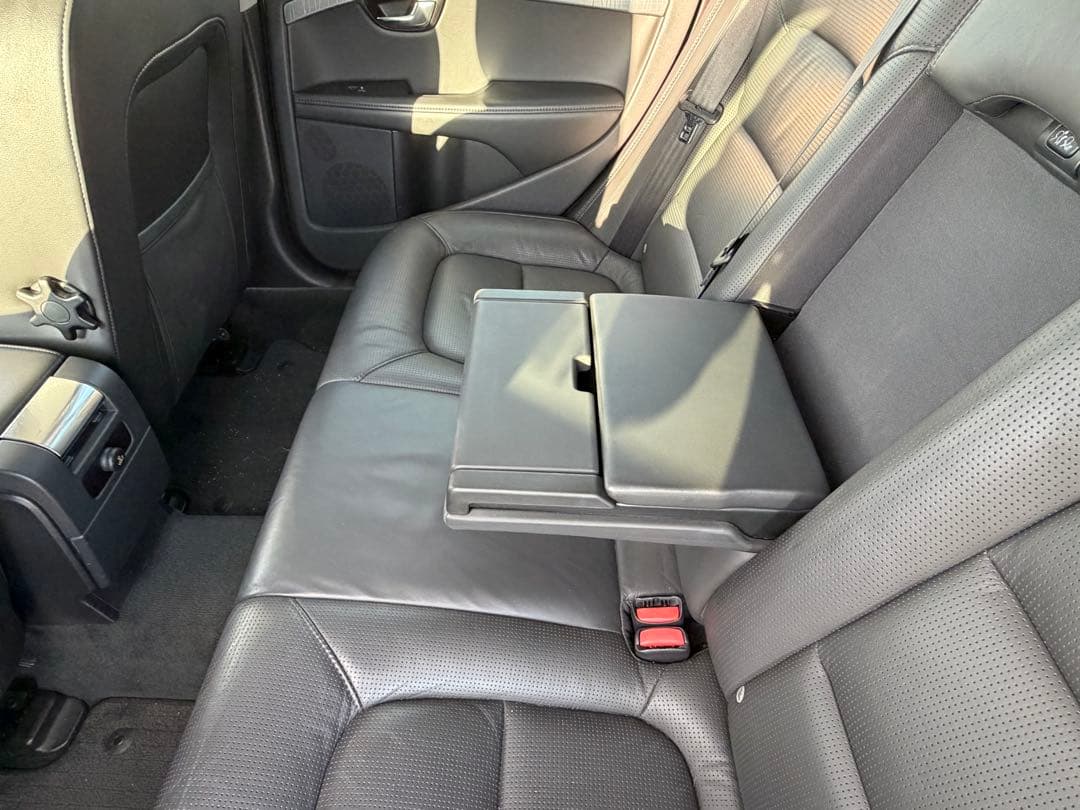 パーツ Volvo XC70 AWD 3.0L - 118,000km