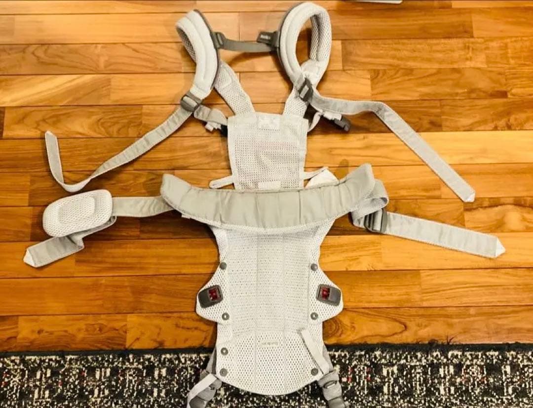 ベビービョルン　ハーモニー　メッシュ抱っこひも グレー