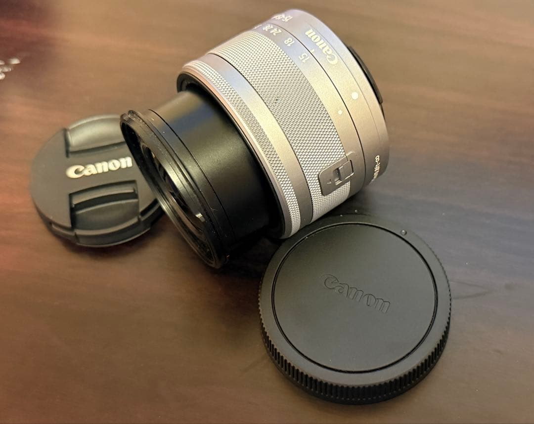 Canon EOS Kiss M ダブルレンズキット ホワイト