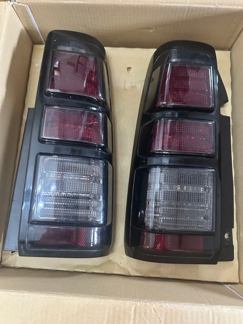 【廃盤品】ジムニー jb23 テールランプ　ブラック