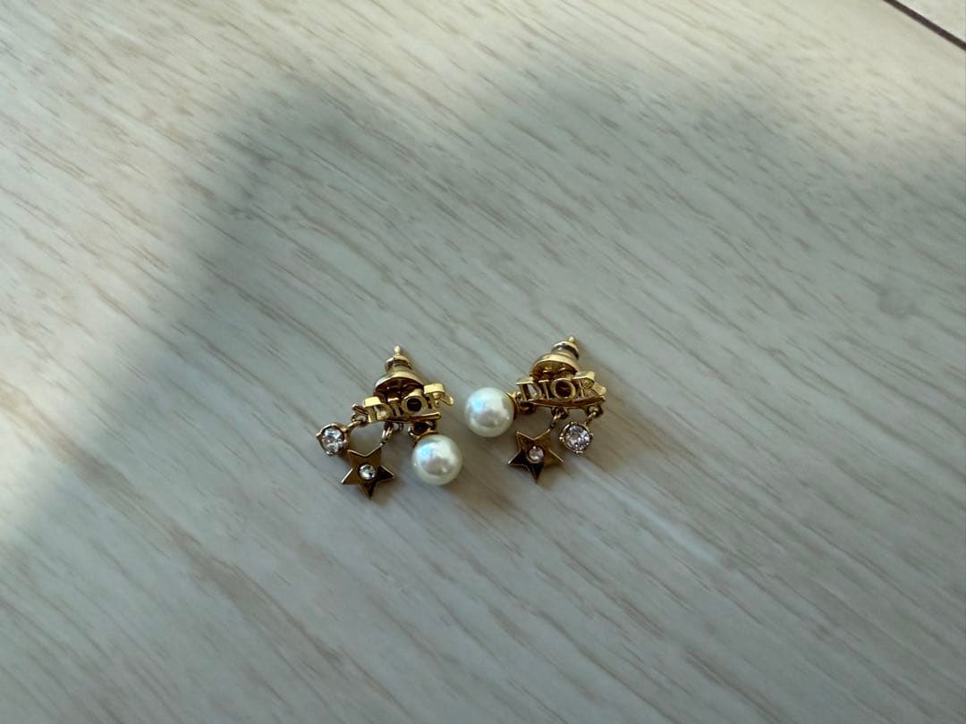 DIOR Dio(r)evolution ピアス　ディオレボリューション