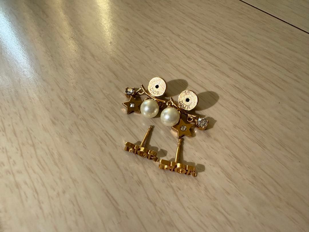 DIOR Dio(r)evolution ピアス　ディオレボリューション