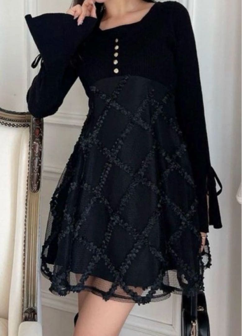 リゼクシー　ドッキングフレアミニニットワンピース　ブラック