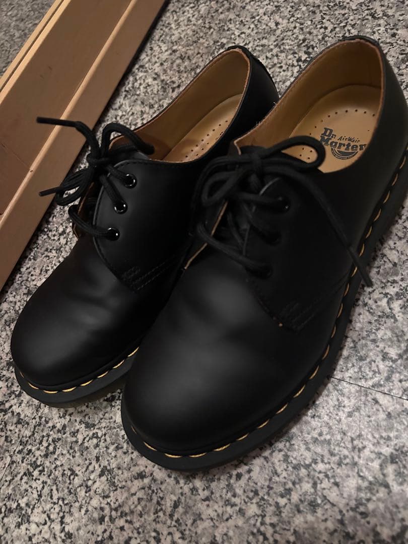 Dr. Martens ブラックレザー ドレスシューズ