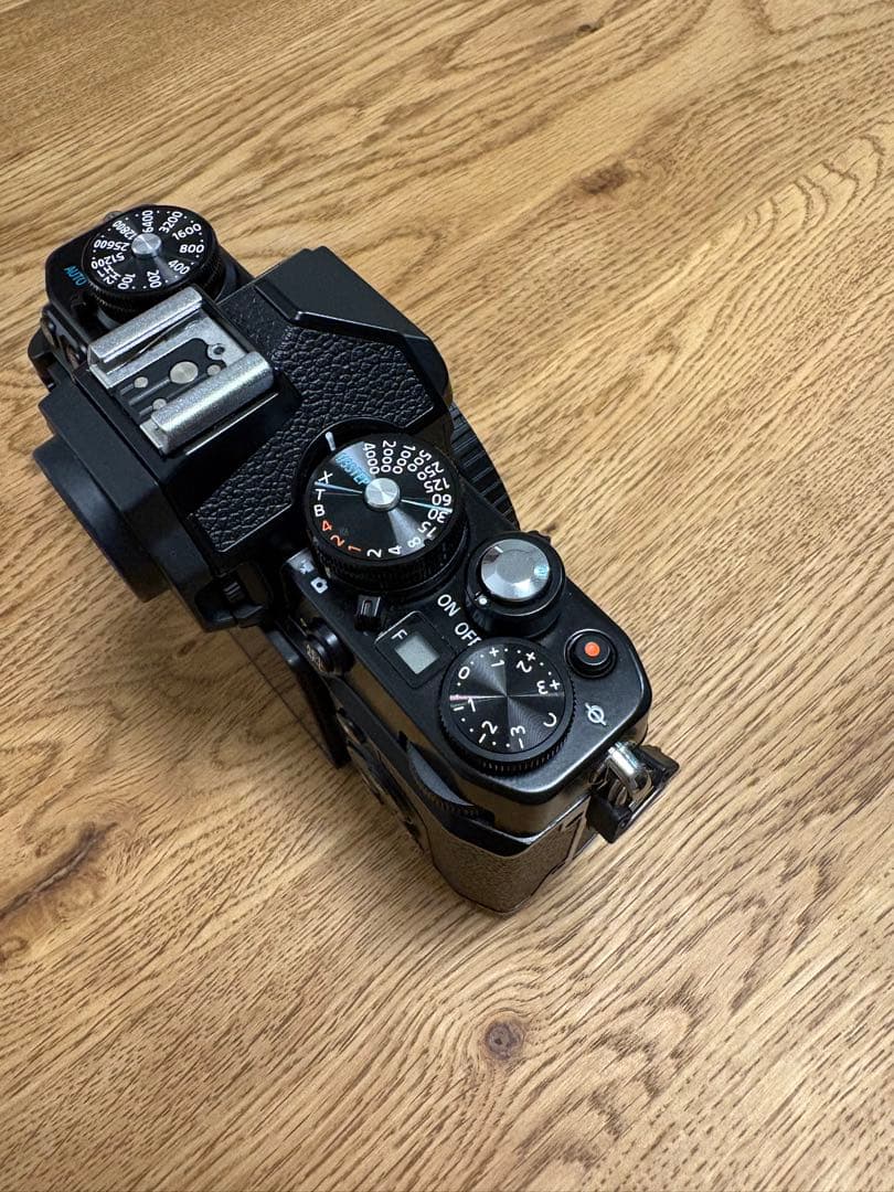 【ショット数686回】Nikon Z fc ミラーレス一眼 本体 バッテリー付き