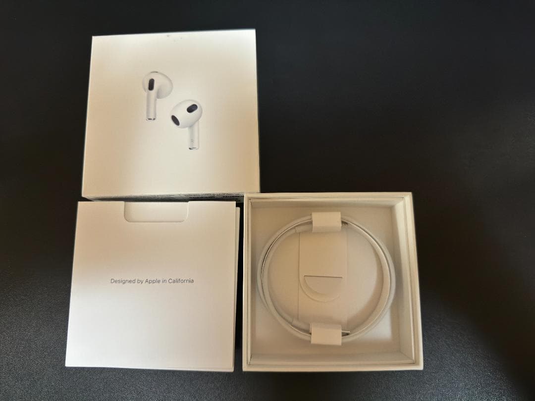 【美品・付属品完備】Apple AirPods (第3世代) MME73J/A