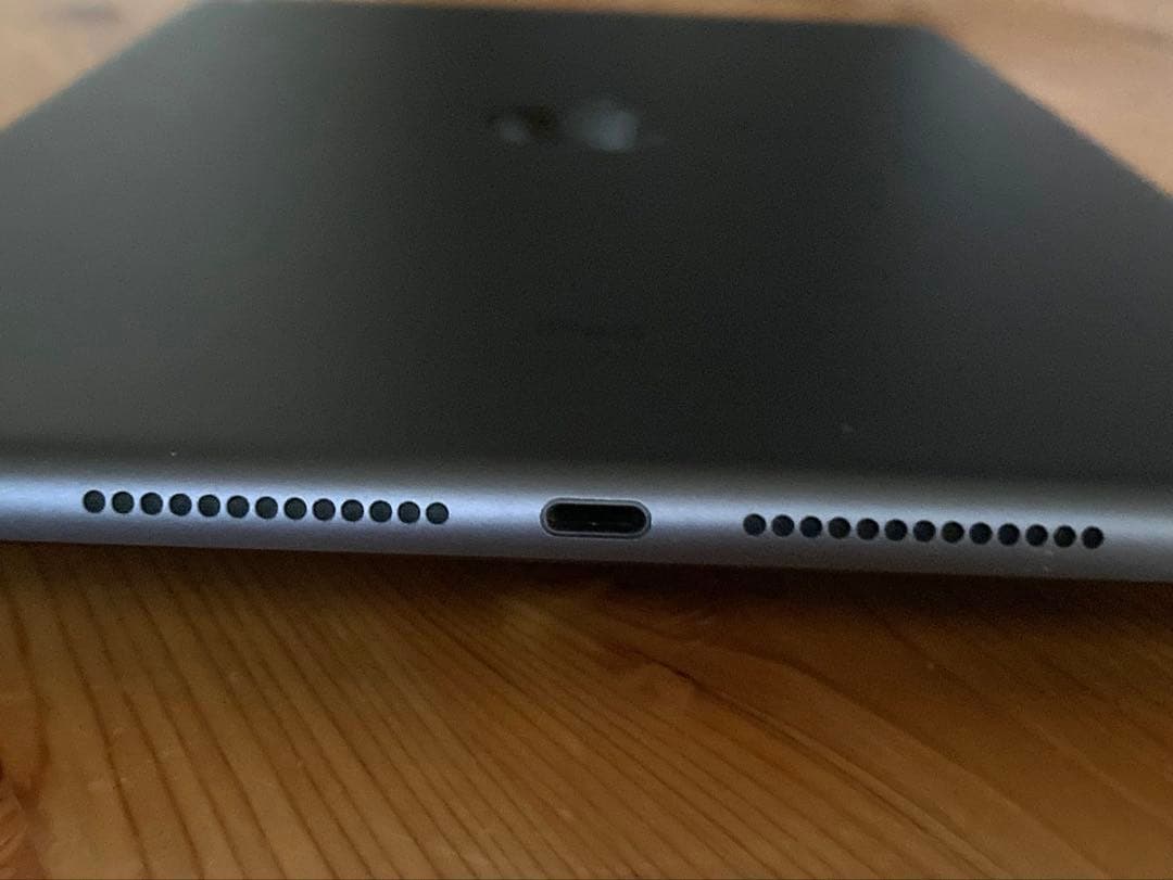 Apple iPad 第9世代 スペースグレー　本体と充電器付き