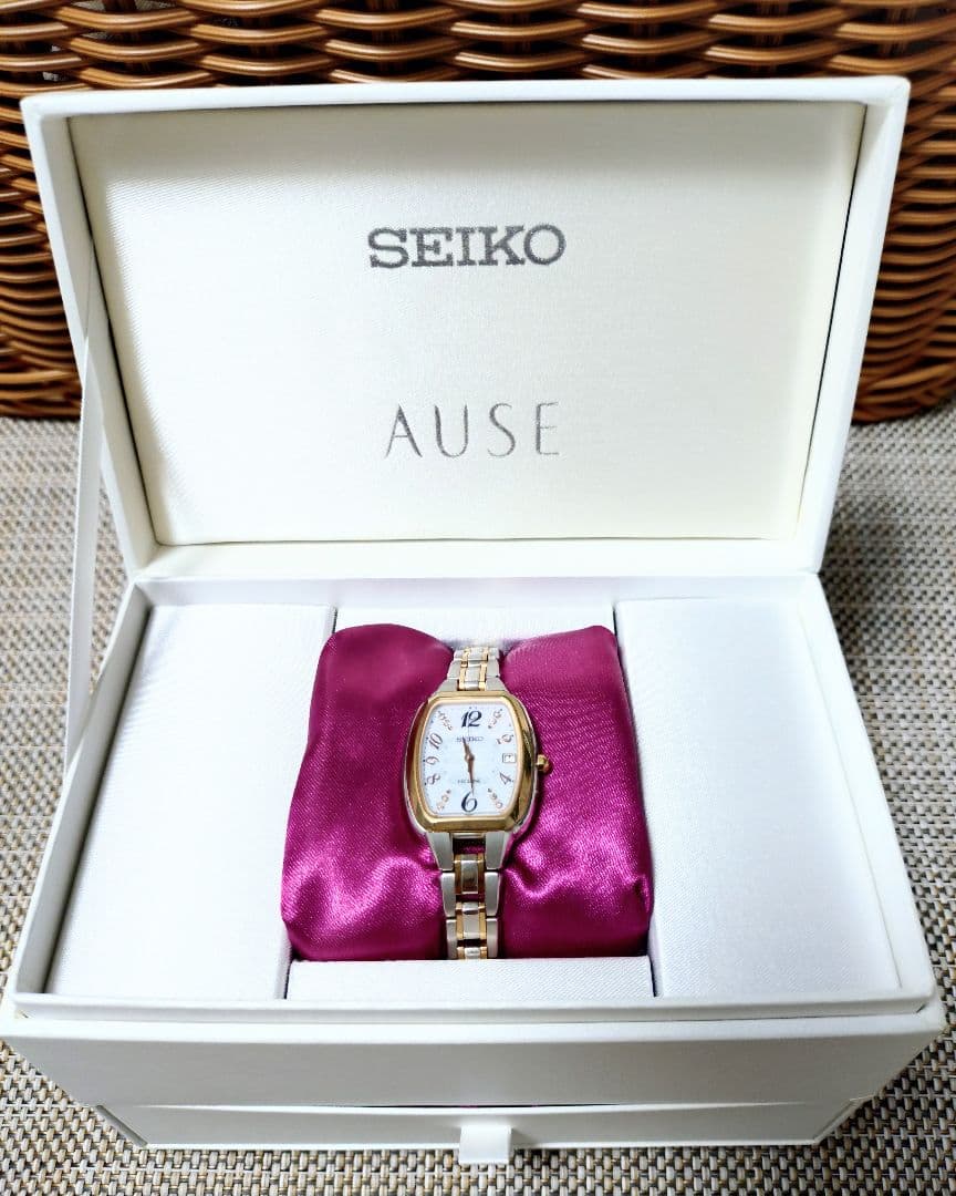 腕時計　Seiko　エクセリーヌ　ソーラー電波