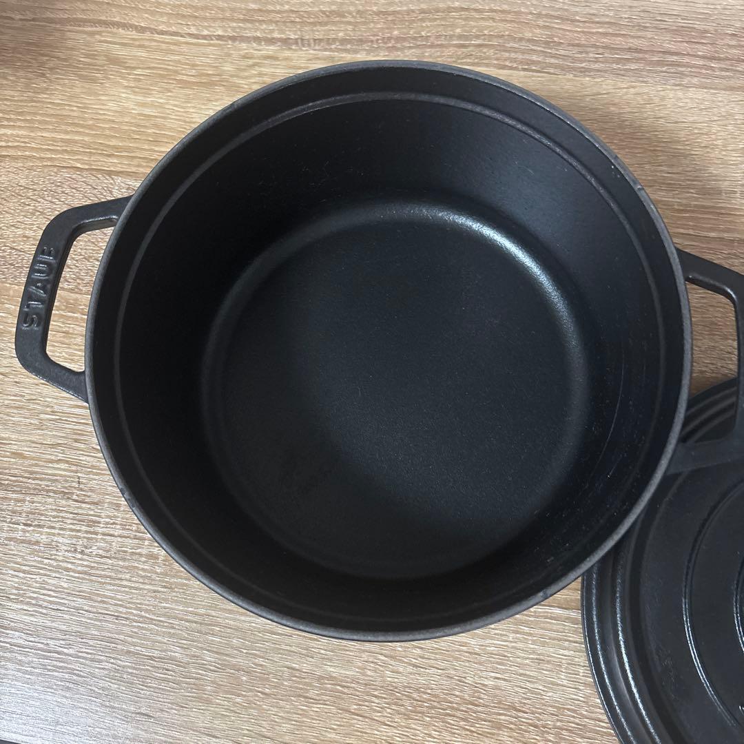 staub 24cm ラウンドココット　状態美品寄り　最安値