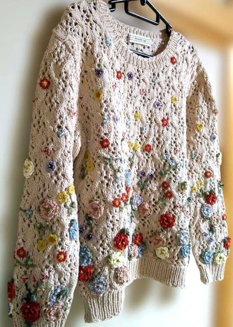 カラフル花モチーフピンクニットセーター カネコイサオ