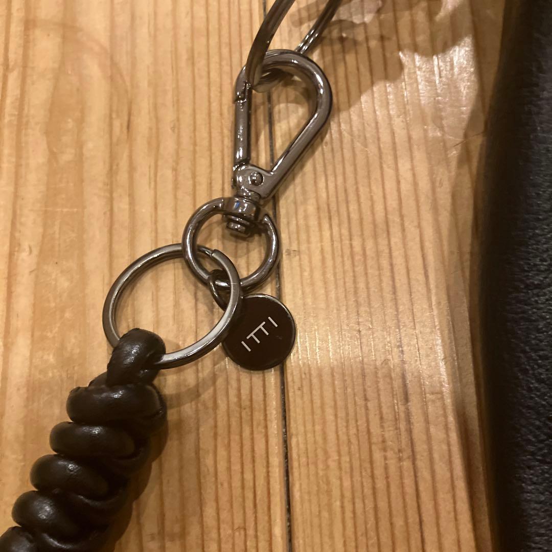 【ITTI】 バケット型トートバッグ※チャームキーホルダー付き