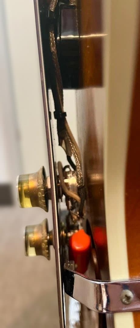 Godin 5th Avenue Kingpin P90 改良仕様 ノイズ対策済