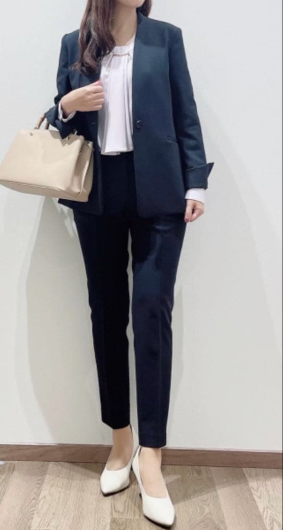 プラステ　22年　ウォームリザーブ　カラーレスジャケット　パンツスーツ　ネイビー