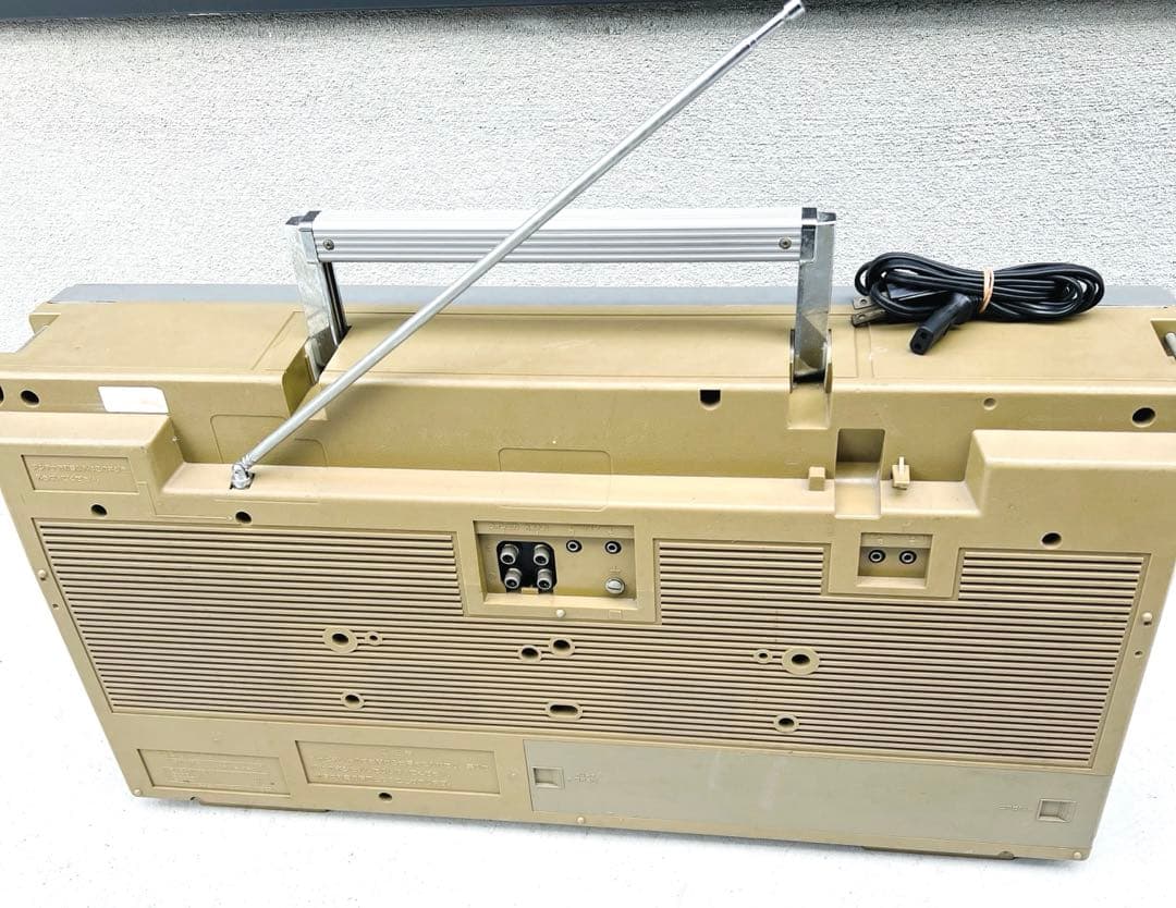 TOSHIBA BOMBEAT RT-S84 ラジカセステレオラジオカセット