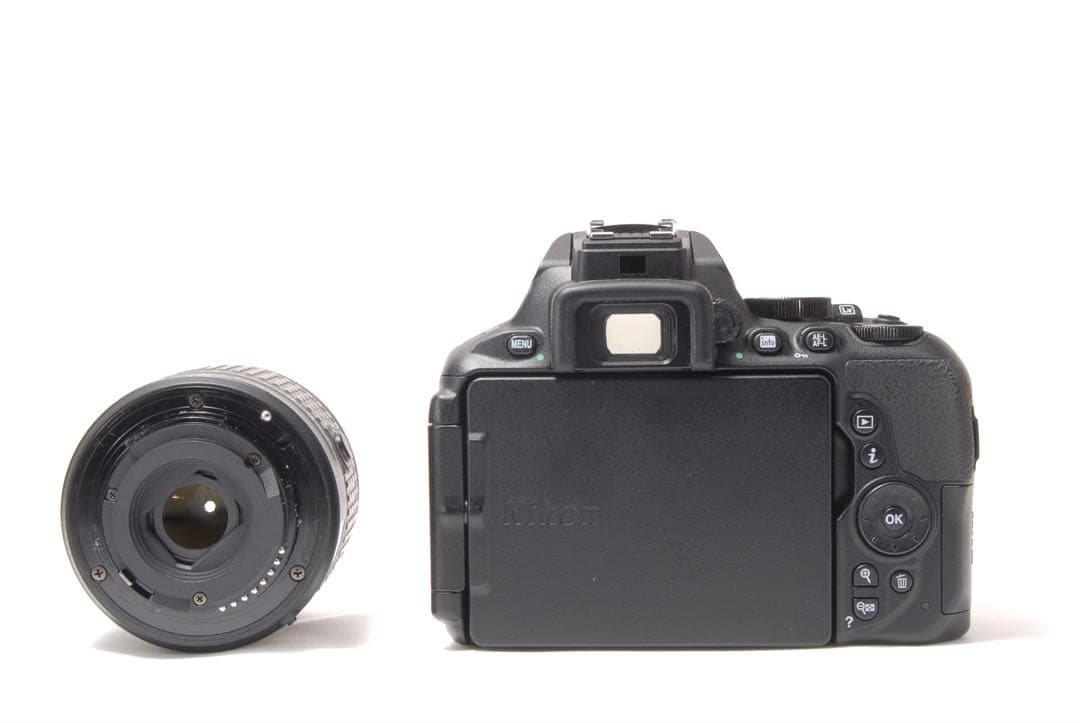 タッチ操作＆Wi-Fi✨Nikon D5600 レンズキット 一眼レフ入門に◎