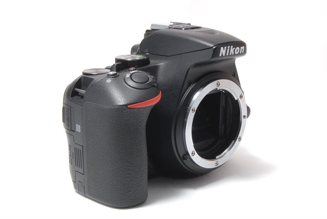 タッチ操作＆Wi-Fi✨Nikon D5600 レンズキット 一眼レフ入門に◎