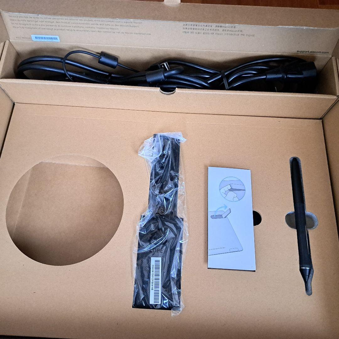 ワコム cintiq16 DTK1660K0D 付属品完品 ほぼ未使用動作確認済