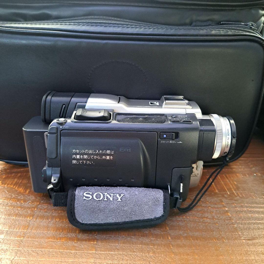 SONY デジタルビデオカメラ・ショルダーバッグ、ケース付き